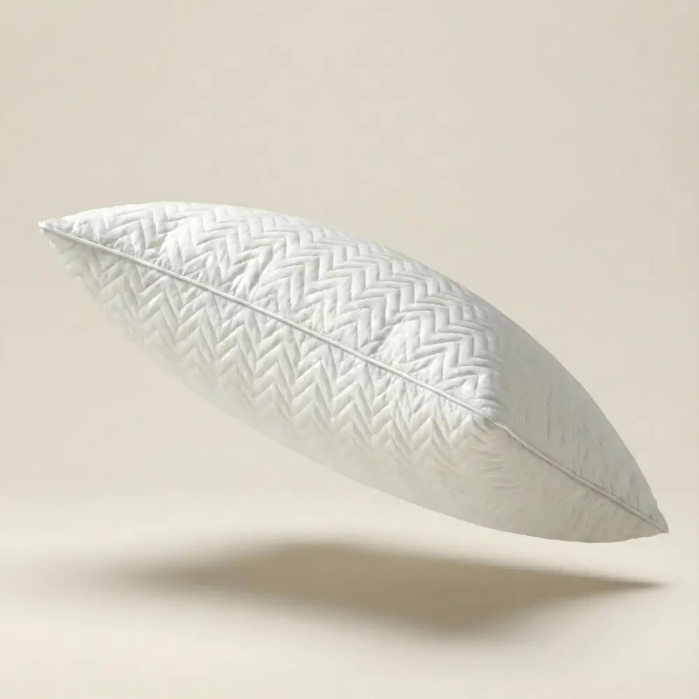 Premium Taschenfederkernkissen in Weiß, freigestellte Seitenansicht mit gesteppter Oberfläche