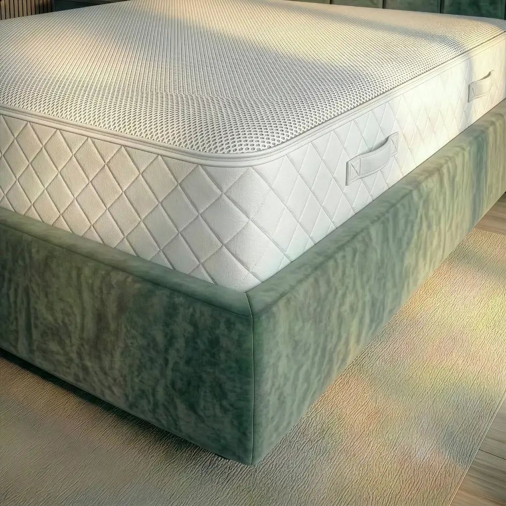 Seitliche Detailansicht der Hybridschaum Wendematratze 24 cm mit gestepptem Bezug und Tragegriffen